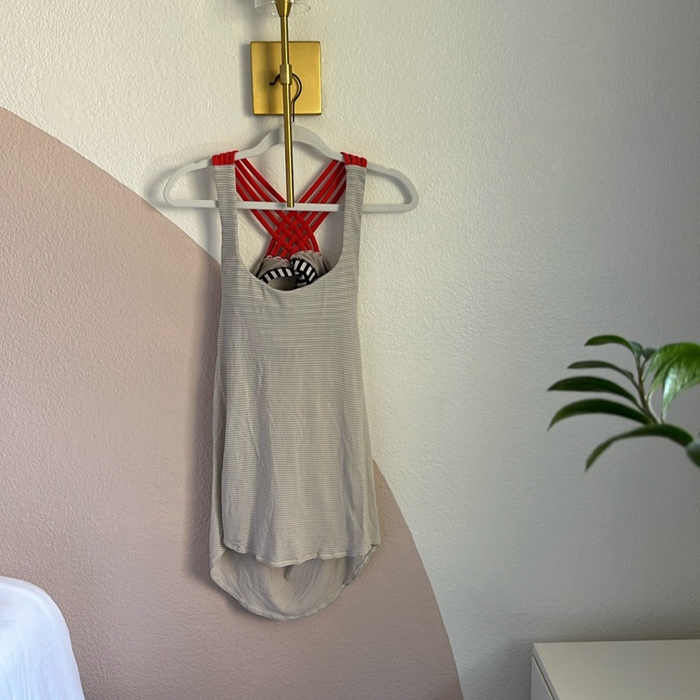 Lululemon tank with built in sports bra size 8